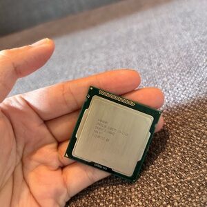 Intel Core i3-2120 SR05Y 3.30Ghz MALAY L220B712 processor